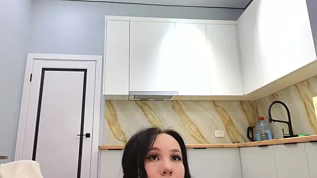 Snapshot of lunajii chatting on April 14, 1:28 pm lunajii online show from April 14, 1:28 pm