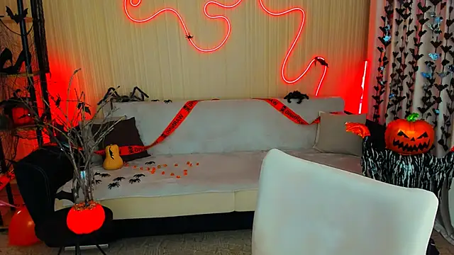 YourLovellyStory online show from October 28, 11:25 am