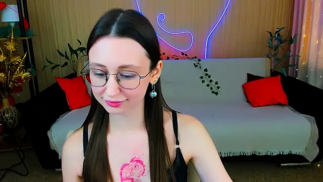 Snapshot of YourLovellyStory chatting on April 4, 12:35 pm YourLovellyStory online show from April 4, 12:35 pm