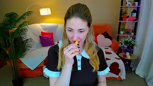 SensitiveSooul online show from March 19, 11:25 am