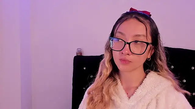 LauMiller online show from November 12, 1:39 am