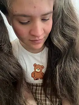 Emilyybennet  online show from January 17, 9:51 pm