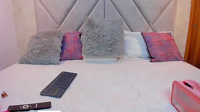 Snapshot of Im_Manu chatting on March 5, 11:28 am Im Manu online show from March 5, 11:28 am