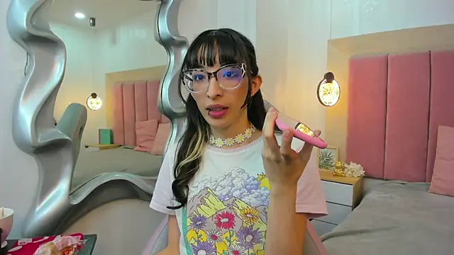 Snapshot of Emilia_Bons chatting on March 20, 1:27 pm Emilia Bons online show from March 20, 1:27 pm