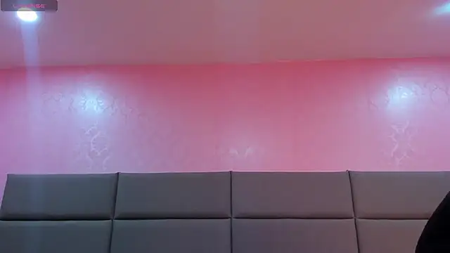 Snapshot of Emilia_Bons chatting on April 2, 2:20 am Emilia Bons online show from April 2, 2:20 am