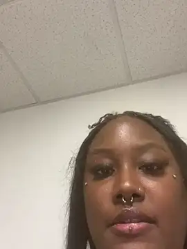 Snapshot of Cocomamii1 chatting on March 6, 4:20 am Cocomamii1 online show from March 6, 4:20 am