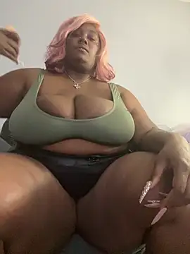 Snapshot of Cocomamii1 chatting on March 31, 12:56 am Cocomamii1 online show from March 31, 12:56 am