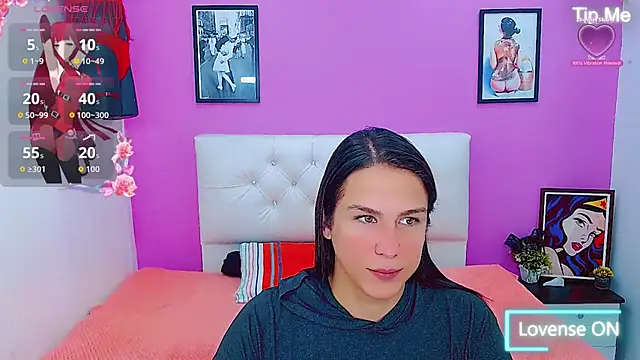 Snapshot of Azley_sweet chatting on October 2, 6:15 pm Azley sweet online show from October 2, 6:15 pm