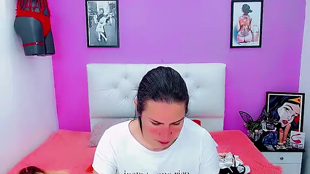 Snapshot of Azley_sweet chatting on October 15, 7:25 pm Azley sweet online show from October 15, 7:25 pm