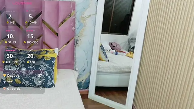 curvybrunnett online show from October 21, 2:45 am