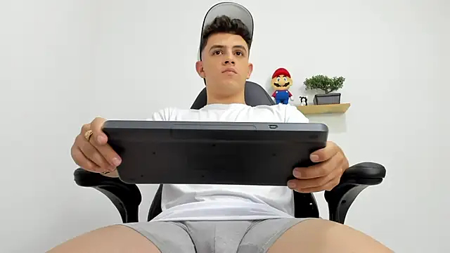 Snapshot of Mikecooper chatting on October 7, 12:30 am Mikecooper online show from October 7, 12:30 am