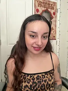 CharmingMaddie online show from February 27, 5:02 pm