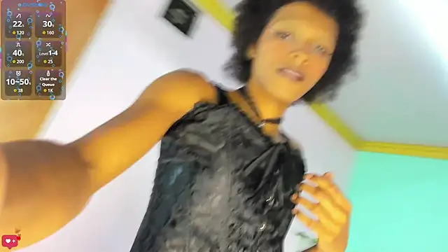 Snapshot of Violett_Salvatore chatting on March 13, 4:35 pm Violett Salvatore online show from March 13, 4:35 pm