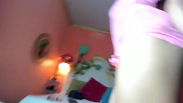 Snapshot of Violett_Salvatore chatting on March 17, 9:40 pm Violett Salvatore online show from March 17, 9:40 pm