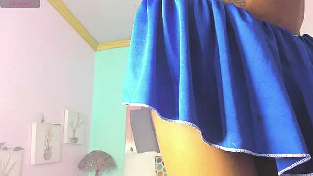 Violett Salvatore online show from May 11, 4:26 pm
