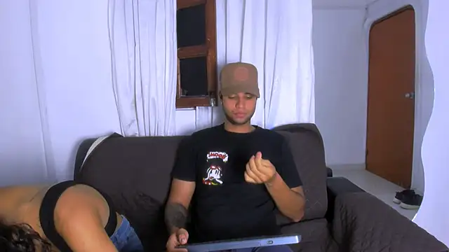 bamby kitty online show from November 8, 4:45 am