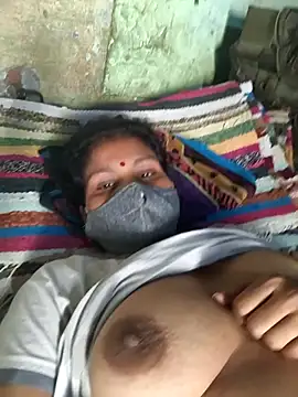 Snapshot of Love-pari077 chatting on September 23, 1:30 am Love-pari077 online show from September 23, 1:30 am