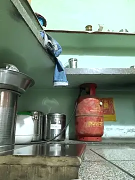 Snapshot of Love-pari077 chatting on October 12, 12:31 am Love-pari077 online show from October 12, 12:31 am