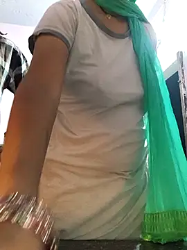 Snapshot of Love-pari077 chatting on October 23, 11:57 pm Love-pari077 online show from October 23, 11:57 pm