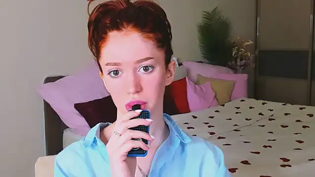 ChristinaConteeree online show from May 4, 3:24 am