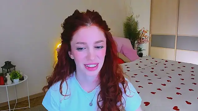 ChristinaConteeree online show from May 8, 7:19 pm