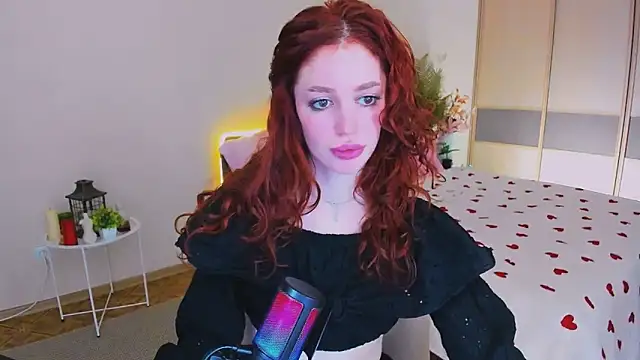 ChristinaConteeree online show from May 9, 11:48 am