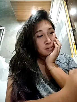 Snapshot of Romantic_Sabrina chatting on October 22, 5:45 pm Romantic Sabrina online show from October 22, 5:45 pm