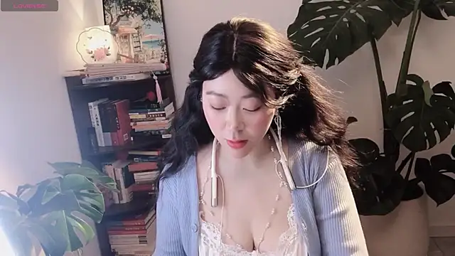 Emmaq996 online show from February 6, 2:05 am