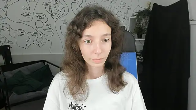 EmmanuellBrown online show from September 11, 1:11 pm