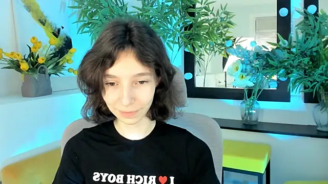 EmmanuellBrown online show from November 12, 10:15 am