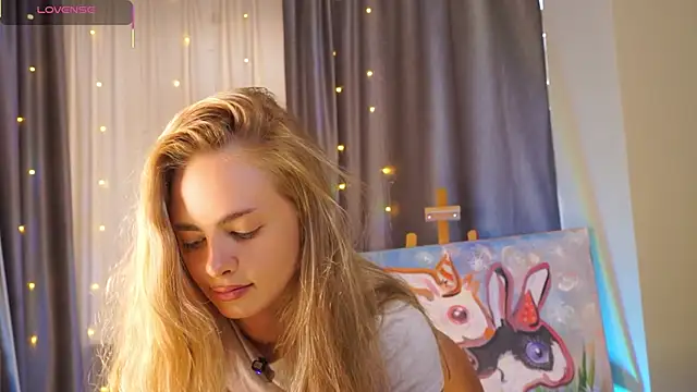 Snapshot of AliciaMellow chatting on March 14, 11:59 am AliciaMellow online show from March 14, 11:59 am