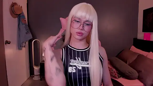 sasharoyale online show from October 8, 11:57 pm