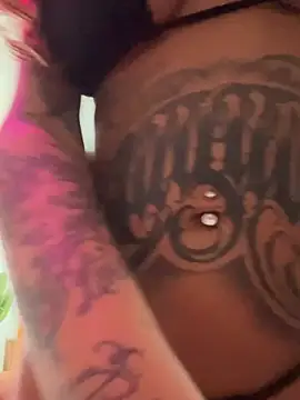 Snapshot of sereiaruiva99 chatting on February 16, 9:44 pm sereiaruiva99 online show from February 16, 9:44 pm