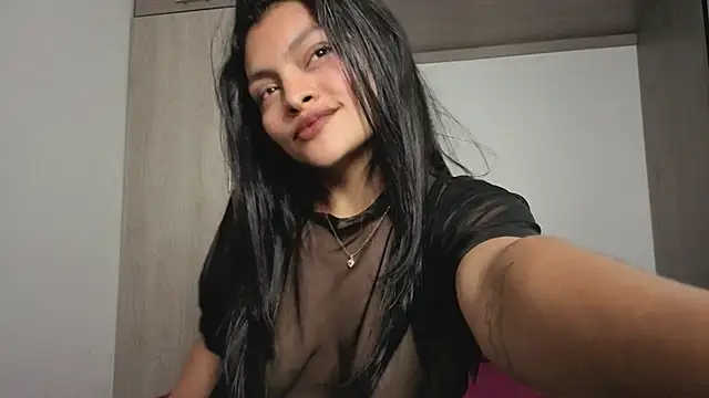 Snapshot of Candela___ chatting on April 21, 3:35 am Candela online show from April 21, 3:35 am