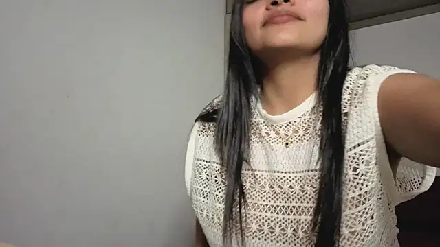 Snapshot of Candela___ chatting on April 28, 2:27 am Candela online show from April 28, 2:27 am
