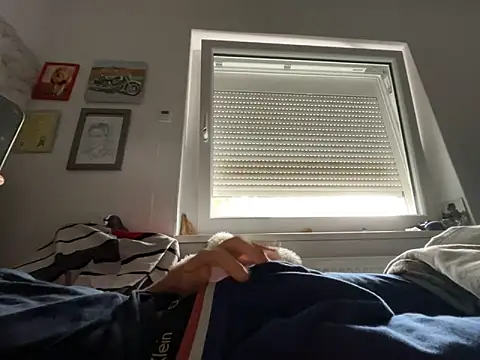 xmilolivex online show from April 14, 10:32 am