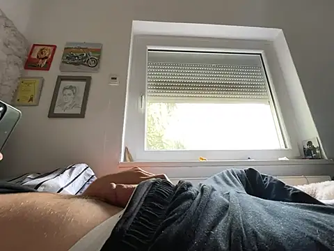 xmilolivex online show from May 11, 1:28 pm