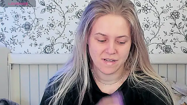 AngelAnty online show from May 17, 5:09 pm