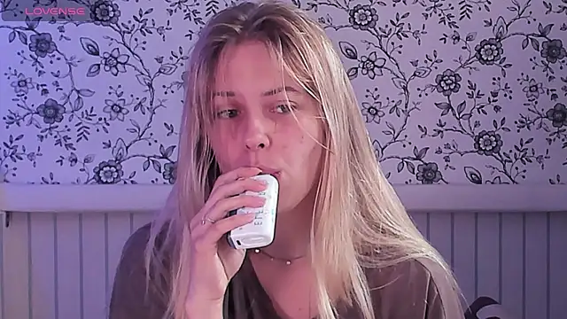 AngelAnty online show from July 5, 1:29 pm