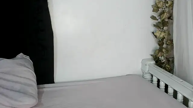 angelainparis28 online show from September 20, 6:36 am