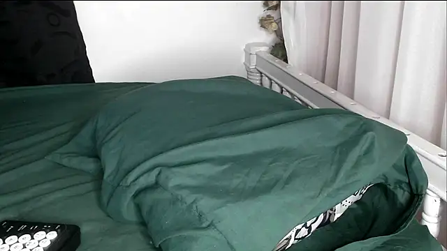 angelainparis28 online show from September 22, 5:31 am