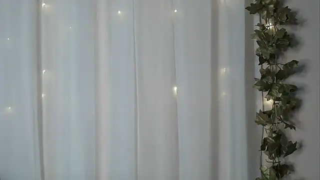 angelainparis28 online show from October 6, 12:52 am