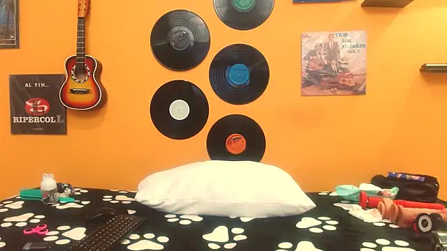 Snapshot of meisevil77 chatting on September 26, 2:26 am meisevil77 online show from September 26, 2:26 am