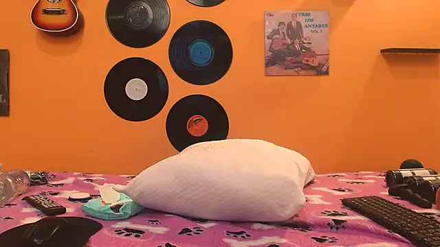 Snapshot of meisevil77 chatting on November 2, 2:03 am meisevil77 online show from November 2, 2:03 am