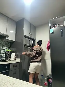 Snapshot of lynn9000 chatting on September 29, 4:39 am lynn9000 online show from September 29, 4:39 am