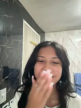 Snapshot of lynn9000 chatting on September 30, 6:51 am lynn9000 online show from September 30, 6:51 am