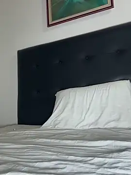 lynn9000 online show from December 2, 12:27 am