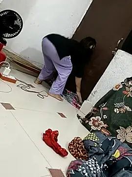 hiddennisha online show from October 18, 1:56 pm