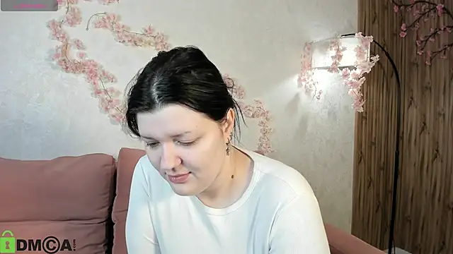 Michele Greenn online show from September 15, 1:05 am