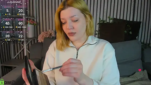 Michele Greenn online show from March 30, 1:06 am